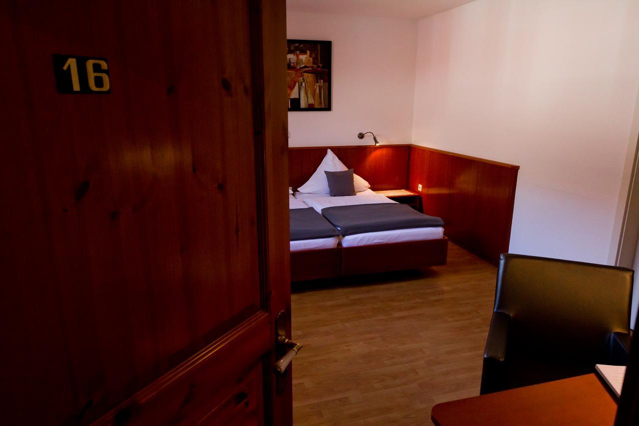 Kleines Hotel Westhus Doerpen Bagian luar foto